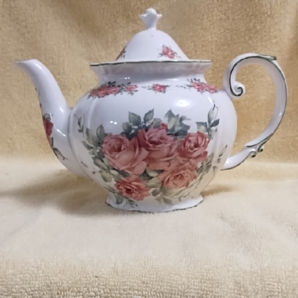 Floral Teapot with Pink Roses